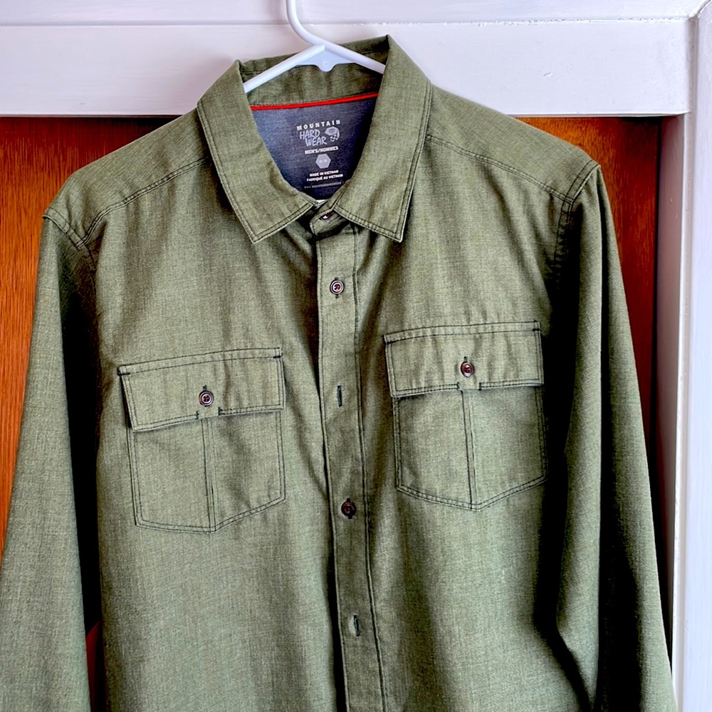 Mountain Hardwear Flannel Shirt, size Medium in dark green